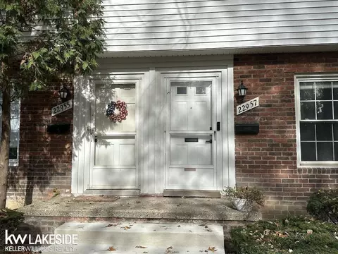 22957 Gary #87, Saint Clair Shores, MI 48080