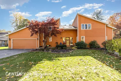 4909 Oakridge, Midland, MI 48640