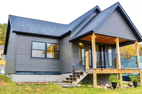 49123 Arcadian, Hancock, MI 49930