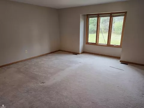 Living - 6151 Duce, Avoca, MI 48006 photo 5 of 6