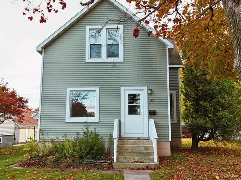 421 Michigan, Gladstone, MI 49837