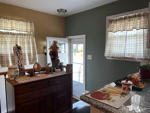 Entry Way - 6349 Beech Daly, Taylor, MI 48180 photo 1 of 2