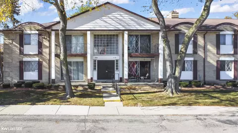 29201 Hayes #G8, Warren, MI 48088