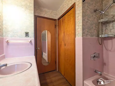 Bath - 1261 Stewart, Monroe, MI 48162 photo 3 of 3