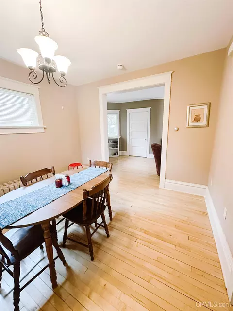 Dining - 607 N Fourth, Ishpeming, MI 49849 photo 4 of 5
