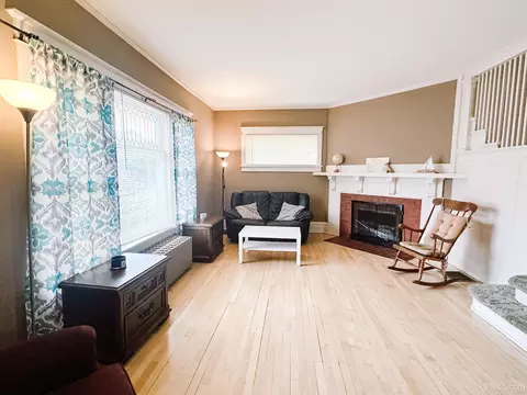 Living - 607 N Fourth, Ishpeming, MI 49849 photo 1 of 7