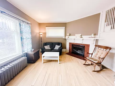 Living - 607 N Fourth, Ishpeming, MI 49849 photo 3 of 7