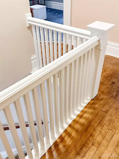 Entry Way - 607 N Fourth, Ishpeming, MI 49849 photo 3 of 7