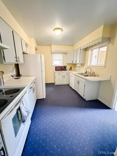 Kitchen - 607 N Fourth, Ishpeming, MI 49849 photo 1 of 3