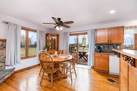 2626 E Laporte, Hemlock, MI 48626 photo 9