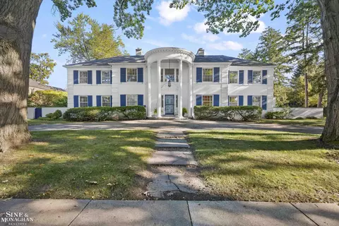 204 Cloverly, Grosse Pointe Farms, MI 48236
