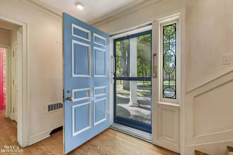 204 Cloverly, Grosse Pointe Farms, MI 48236 photo 3