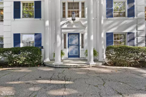 204 Cloverly, Grosse Pointe Farms, MI 48236 photo 2