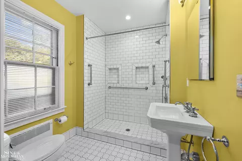 204 Cloverly, Grosse Pointe Farms, MI 48236 photo 22
