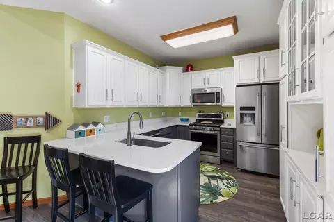 Kitchen - 4250 Evergreen, Adrian, MI 49221 photo 2 of 7