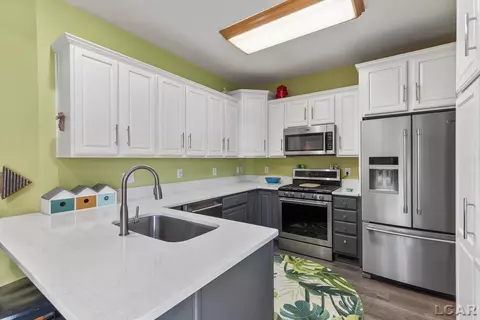 Kitchen - 4250 Evergreen, Adrian, MI 49221 photo 3 of 7