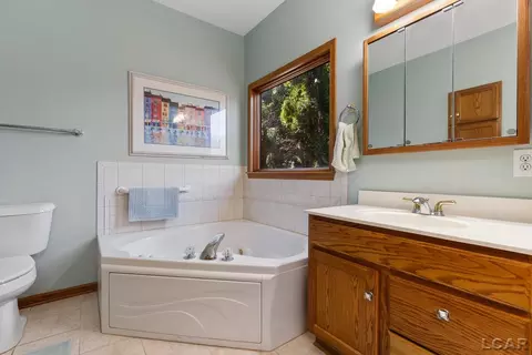 Bath - 4250 Evergreen, Adrian, MI 49221 photo 3 of 4