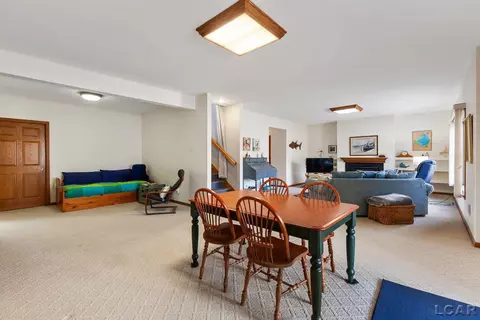 Dining - 4250 Evergreen, Adrian, MI 49221 photo 1 of 1