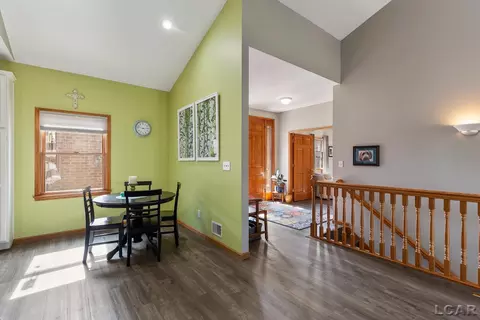 Entry Way - 4250 Evergreen, Adrian, MI 49221 photo 2 of 3
