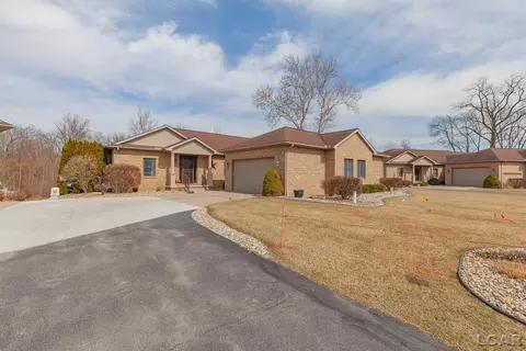 4250 Evergreen, Adrian, MI 49221