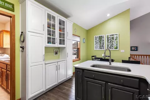 Kitchen - 4250 Evergreen, Adrian, MI 49221 photo 6 of 7
