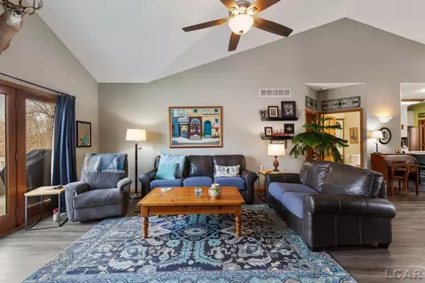Living - 4250 Evergreen, Adrian, MI 49221 photo 3 of 8