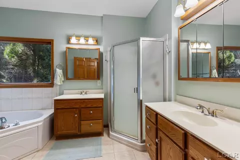 Bath - 4250 Evergreen, Adrian, MI 49221 photo 2 of 4