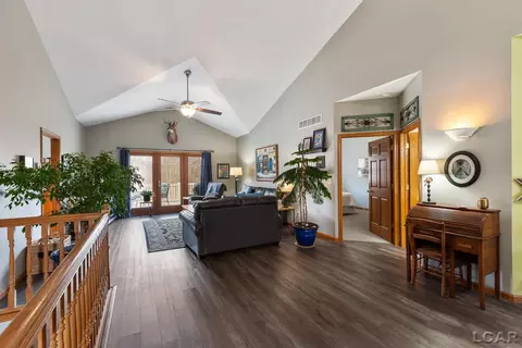 Entry Way - 4250 Evergreen, Adrian, MI 49221 photo 1 of 3