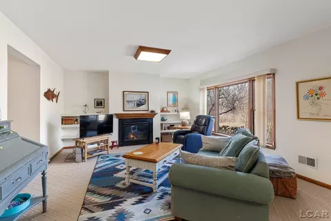 Living - 4250 Evergreen, Adrian, MI 49221 photo 6 of 8