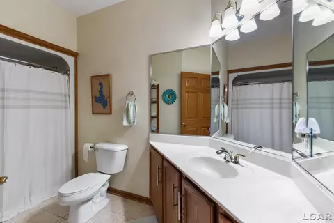 Bath - 4250 Evergreen, Adrian, MI 49221 photo 1 of 4