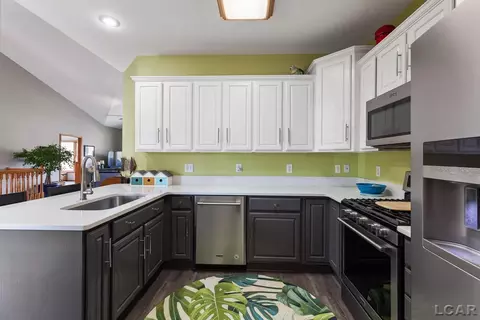 Kitchen - 4250 Evergreen, Adrian, MI 49221 photo 7 of 7