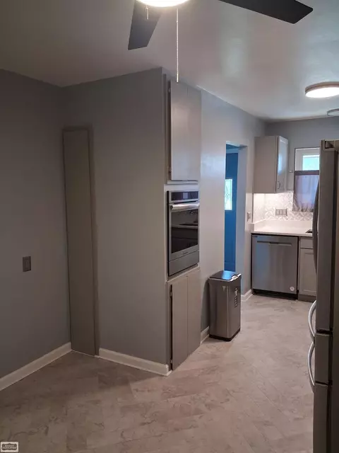 Kitchen - 29366 Wagner, Warren, MI 48093 photo 5 of 5