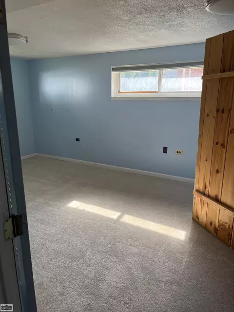 Bedroom - 29366 Wagner, Warren, MI 48093 photo 2 of 4