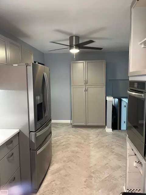 Kitchen - 29366 Wagner, Warren, MI 48093 photo 3 of 5