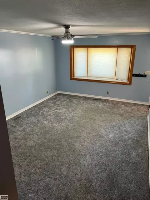 Living - 29366 Wagner, Warren, MI 48093 photo 2 of 5
