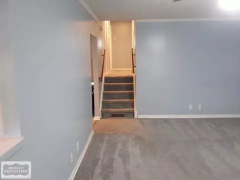 Living - 29366 Wagner, Warren, MI 48093 photo 3 of 5