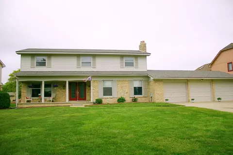 1539 Kings Carriage, Grand Blanc, MI 48439