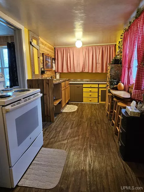313 Ash, Greenland, MI 49929 photo 10