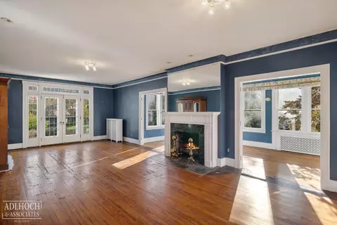 Living - 1036 Yorkshire, Grosse Pointe, MI 48230 photo 1 of 4