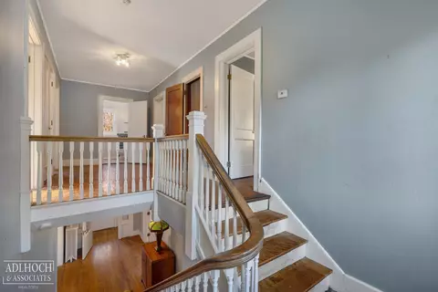 Entry Way - 1036 Yorkshire, Grosse Pointe, MI 48230 photo 3 of 4