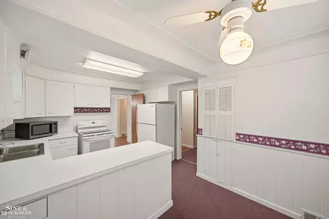 Kitchen - 410 Roland, Grosse Pointe Farms, MI 48236 photo 3 of 4