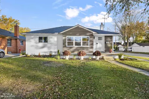 21129 Erben, Saint Clair Shores, MI 48081