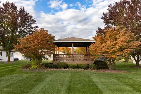 Exterior - 2101 Lakewood, Adrian, MI 49221 photo 4 of 4