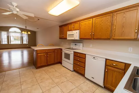 Kitchen - 2101 Lakewood, Adrian, MI 49221 photo 5 of 5