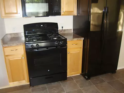 Kitchen - 3154 Wagon, Flint, MI 48507 photo 2 of 3