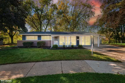 14 Woodside, Mount Clemens, MI 48043
