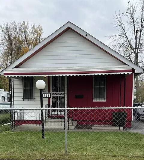 738 E York, Flint, MI 48505