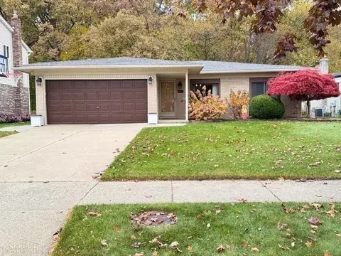 40650 Auburndale Dr, Sterling Heights, MI 48313