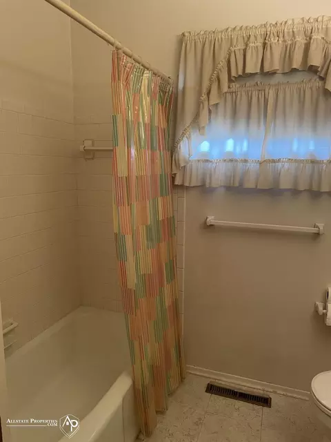 Bath - 1043 Laport, Mount Morris, MI 48458 photo 2 of 3