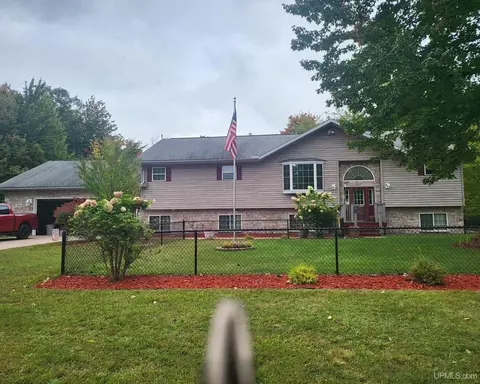 904 Pierce, Niagara, WI 54151